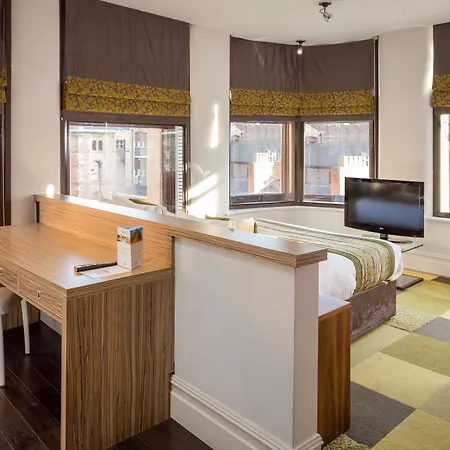 Roomzzz Hotel apartamentowy Manchester