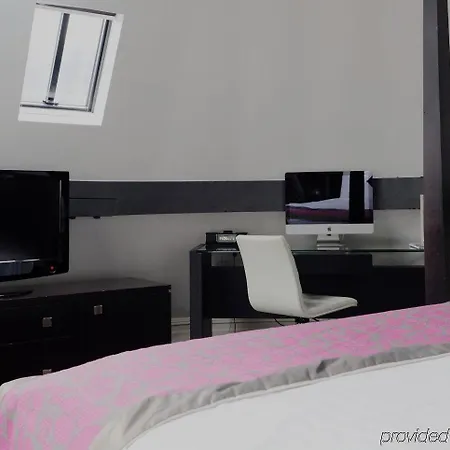 Roomzzz