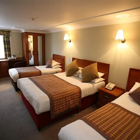 Western Pinewood Manchester Airport-wilmslow מלון דירות 4*