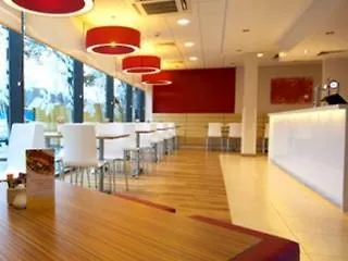 호텔 Travelodge Upper Brooks Street 3*