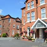 West Lynn Serviced Apartments Spacious & Free Parking アパート *