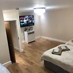 Big Rusholme With Tv And Private Bathroom-parking&wifi Couette-café Manchester