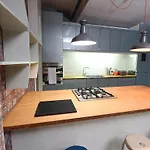 Mason Street Sleeps 16 Daire