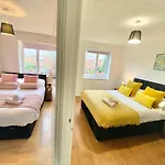 Convenient Centre 3bd With Free Parking Apartment Manchester