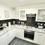 Convenient Centre 3bd With Free Parking * Manchester