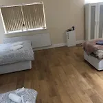 Big Rusholme With Tv And Private Bathroom-parking&wifi