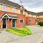 Convenient Centre 3bd With Free Parking Apartment