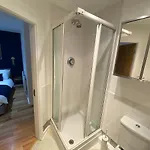 度假居 Large 5-bed Centre Townhouse With Secure Parking