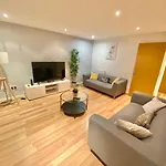 Large 5-bed Centre Townhouse With Secure Parking