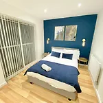 Tatil Evi Large 5-bed Centre Townhouse With Secure Parking