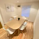 Tatil Evi Large 5-bed Centre Townhouse With Secure Parking