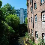 The Assembly Oasis Holding Апартаменты Манчестер