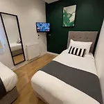 Quay Apartment *