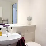 Escape - Private & Bathroom Near Etihad And Coop Arena - Free Secure Parking Manchester