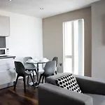 Onpoint - Spacious 2 Bedroom Apt - City Centre With Balcony * マンチェスター