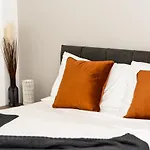 Onpoint - Spacious 2 Bedroom Apt - City Centre With Balcony * Manchester