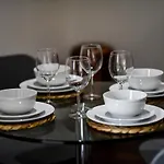 Onpoint - Spacious 2 Bedroom Apt - City Centre With Balcony Apartmán