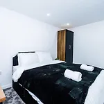 Luxury 3 Bedroom House Close To Center Lägenhet Manchester