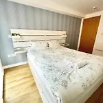 Appartamento Two Bedrooms Flat - Centre *