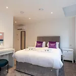 Pillo Serviced - Apartment