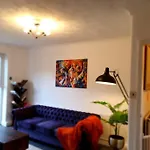 Spacious 3Bed Home In Manchester 5 Mins Walk To Clifton Station With Spacious Garden And Free Parking 度假居 *