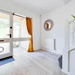 Pass The Keys Lovely 3 Bedroom Golf Club And Parking * Manchester