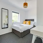 Pass The Keys Lovely 3 Bedroom Golf Club And Parking *