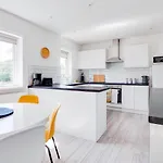 Pass The Keys Lovely 3 Bedroom Golf Club And Parking Hébergement de vacances