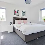 Pass The Keys Lovely 3 Bedroom Golf Club And Parking Hébergement de vacances