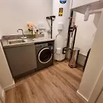 4 Bed Townhouse Free Parking Piccadilly 別荘