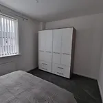 بيت للعطل Beautiful 4 Bed Home, Sleeps 6, Driveway Parking *