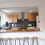 Bee - Byron House *