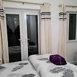 Impeccable 4-bed House Near Centre Tatil Evi Manchester