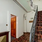 Beautiful 'mayfield' With Private Pool! Semesterbostad