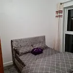 Impeccable 4-bed House Near Centre *