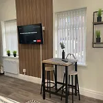 Deluxe In 20 Percent Off For Drake Concert Attendees!