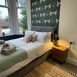 Deluxe In 20 Percent Off For Drake Concert Attendees!