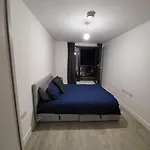 Beautiful 2 Bedroom Salford Quays