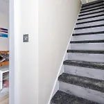 Spacious 4 Bedroom Modern House Near Centre Sleeps 12 Manchester