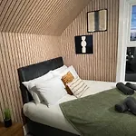 Deluxe In 20 Percent Off For Drake Concert Attendees!