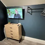 Deluxe In 20 Percent Off For Drake Concert Attendees! Appartement