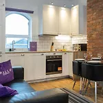 Pillo - Salford * Manchester