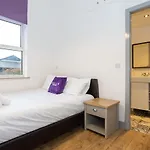 Pillo - Salford Apartmán