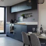 דירה 3br Penthouse By Torr Group Short Term Lets With Private Rooftop Garden *