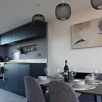 3br Penthouse By Torr Group Short Term Lets With Private Rooftop Garden * מנצ'סטר