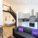 Pillo Serviced - Arena * Manchester