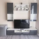 Spacious 2 Bed Flat, Free Parking, Close To Town 公寓