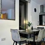 Salford Quays Apartment, アパート