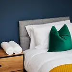 Prázdninový dům Fabulous 5 Bed House W Parking *