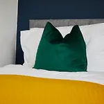 Prázdninový dům Fabulous 5 Bed House W Parking *